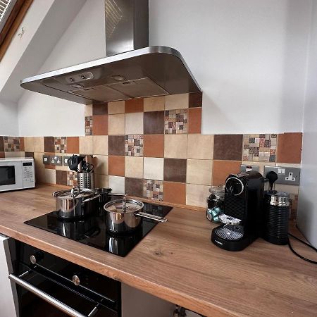 Studio Flat In The Heart Of Hampstead, London Bagian luar foto