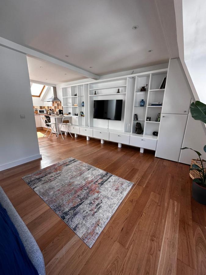 Studio Flat In The Heart Of Hampstead, London Bagian luar foto