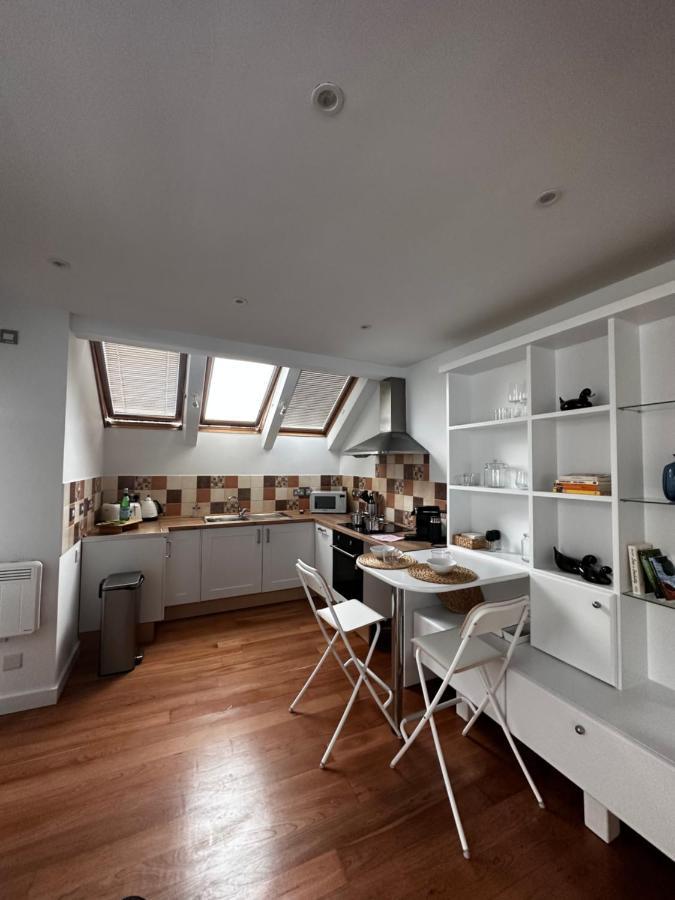 Studio Flat In The Heart Of Hampstead, London Bagian luar foto